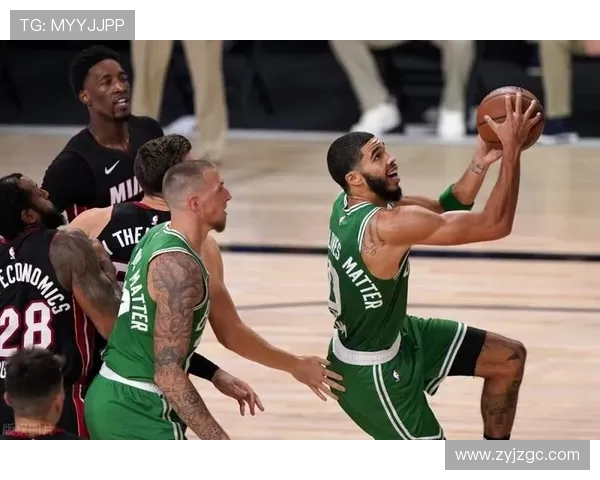 马克西首战表现平平12投5中三分球失准贡献14分4板4助却有5次失误